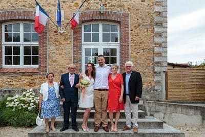 La famille, sur les marches