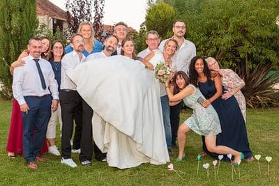 Portée par ses amis